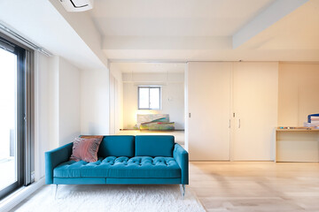 リビングルームのソファ