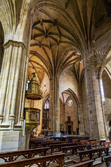 Obraz premium Interior of the Church of Santa Maria de la Asuncion y del Manzano in Hondarribia, Spain