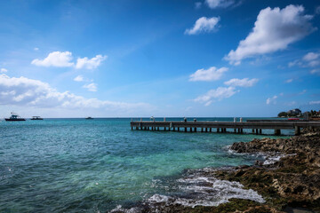 Obraz premium George Town pier coast view, Grand Cayman