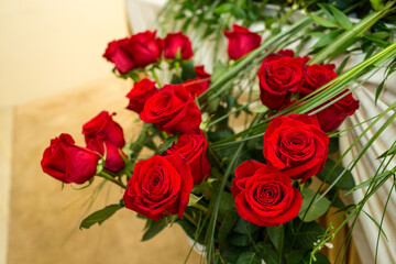 Naklejka premium Elegant Display of Fresh Red Roses