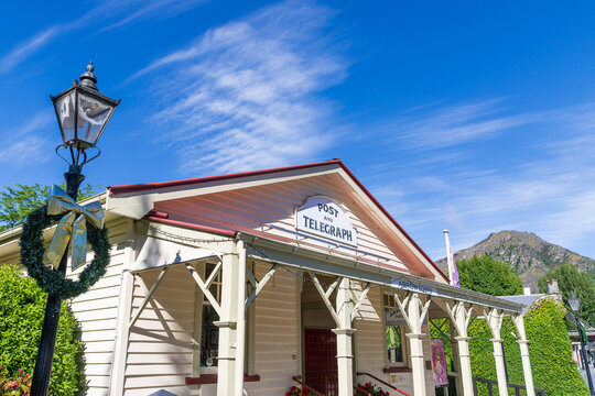 Historic Arrowtown Streets and Autumn Colors, New Zealand