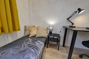 Pokój z biurkiem i łóżkiem - gabinet © arteffect.pl