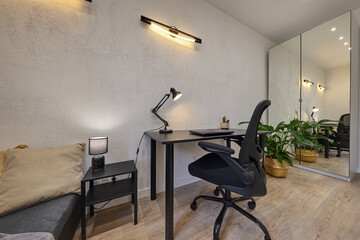 Pokój z biurkiem i łóżkiem - gabinet © arteffect.pl