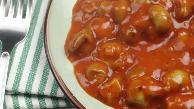 Champignons &agrave; la grecque en sauce tomate