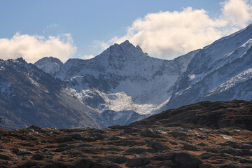 Schweizer Alpenlandschaft; Blick vom Grimselpass zum Gotthardmassiv