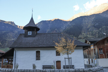 Dorfkirche im schweizerischen Guttannen (Berner Oberland)