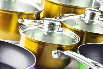 Composition with a set of steel pots