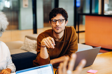 In the flow: Teammate sharing insight during the meeting