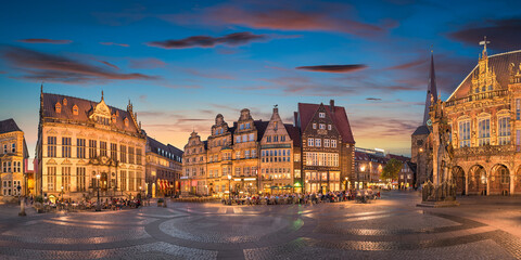 Panoramic view of the Market Square in Bremen, Germany at night