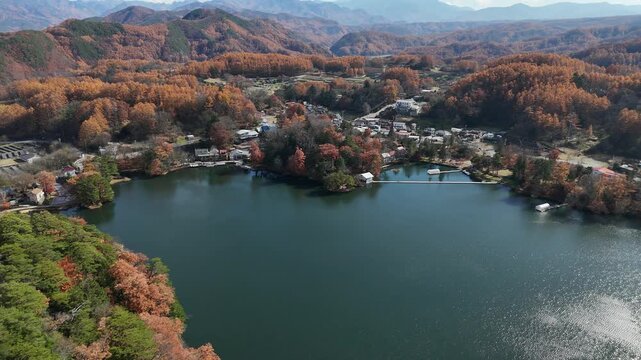 紅葉の松原湖（空撮） - 長野県南佐久郡小海町,日本