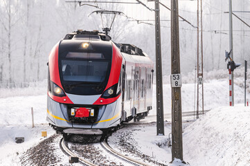 The railway in action. Passenger train.  © Tomasz Warszewski