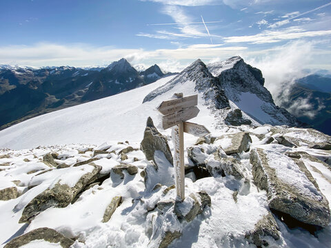 Hiking through the magnificent high mountain landscape with peaks and glaciers of the South Tyrolean Alps in the Antholz Valley near Bruneck, Rieserferner area of ​​the Dolomites, South Tyrol, Italy