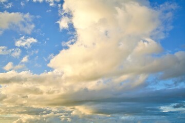 Clean New Zealand sky replacement, soft warm light hitting the clouds from the left side.