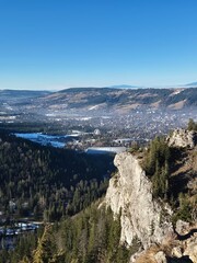 Zakopane - Polska - widok na Tatry z drogi na górę Nosal w zimę w piękny słoneczny dzień © Konrad