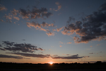 zachodzące słońce, krajobraz 