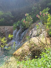 Wanderung zum Polylimnio Wasserfall auf der Peloponnes