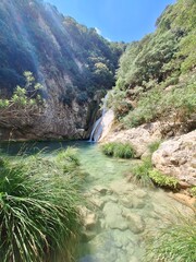 Wanderung zum Polylimnio Wasserfall auf der Peloponnes