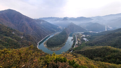 한국에 있는 가을 동강 풍경