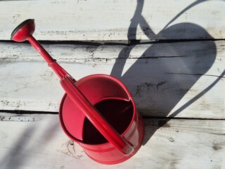 赤いブリキのじょうろ ©  Gloomy_Weasel