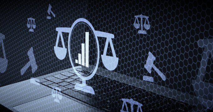 Regulaciones financieras y derecho econ&oacute;mico digital concepto de mercado, balanza de justicia con gr&aacute;fico de barras sobre fondo de computadora port&aacute;til tecnolog&iacute;a fintech y banca