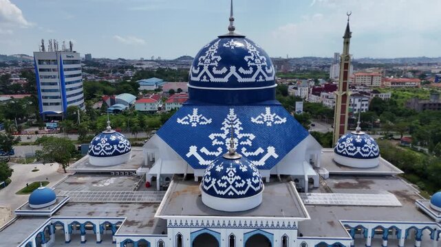 B roll of Masjid Agung Batam also known as Masjid Sultan Mahmud Riayat Syah showcasing grand Islamic architecture spiritual atmosphere and a prominent cultural landmark in Batam Indonesia
