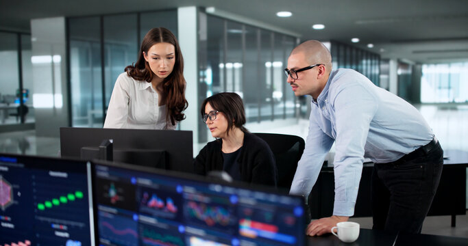 Collaborative Marketing Analysts Use Predictive Analytics - Powered by Adobe