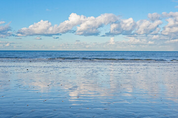 plage des rosaires &agrave; mar&eacute;e basse sur la commune de Pl&eacute;rin, dans la baie de saint brieuc