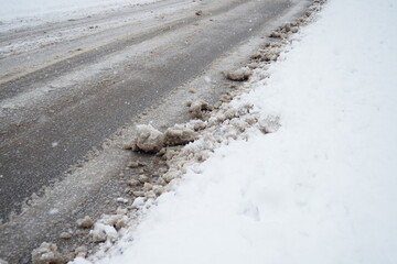 Slush ice, slurry mixture of small ice crystals, snow and liquid water. Slush forms when ice or snow melts during mixed precipitation with dirt and pollutants, resulting in gray or muddy brown color.