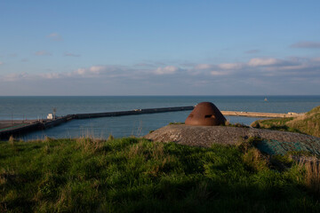 Bunker arch&eacute;omagn&eacute;tismes &agrave; Dieppe sur la falaise
