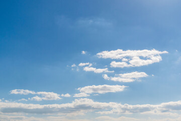 冬の爽やか青空と太陽光で輝く雲56