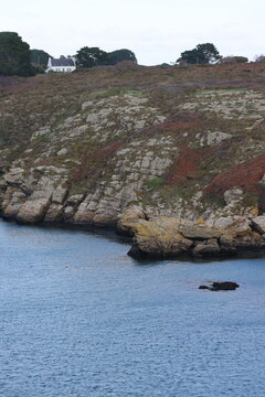 Port Saint-Nicolas sur l'&icirc;le de Groix, oc&eacute;an Atlantique (Bretagne, Morbihan, France)