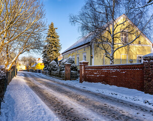 historische H&auml;user im Dorfkern von Berlin-L&uuml;bars, einem Stadtteil vom Bezirk Reinickendorf im Norden von Berlin, Deutschland