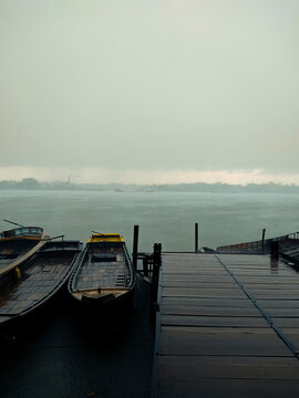 A rainy day🌧️🌩️ 
