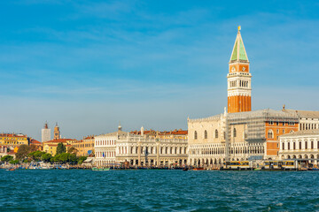 Fototapeta premium Venice cityscape with St. Mark's Campanile and Doge's palace, Italy