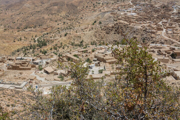 Góry Dahar,widok na wioskę © witan