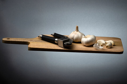 Creative levitation of organic garlic bulbs...