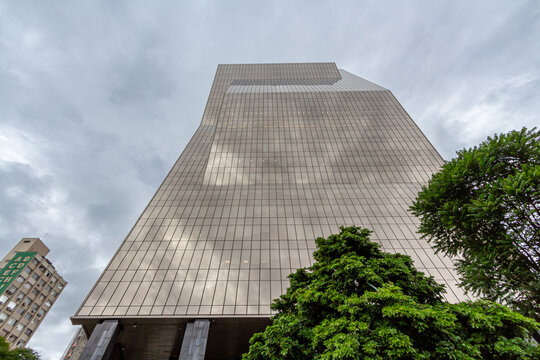 Sao Paulo, SP, Brazil - November 08 th, 2025: Facade of the Faria Lima Plaza Condominium, an innovative commercial building in Largo da Batata in the Pinheiros neighborhood, in contra-plong&eacute;e.
