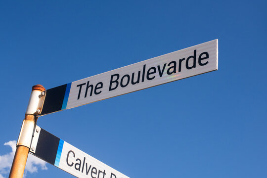 the boulevarde street sign in a coastal suburb