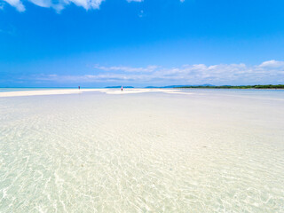 Obraz premium 竹富島・コンドイ浜の「幻の浜」（沖縄県竹富町）