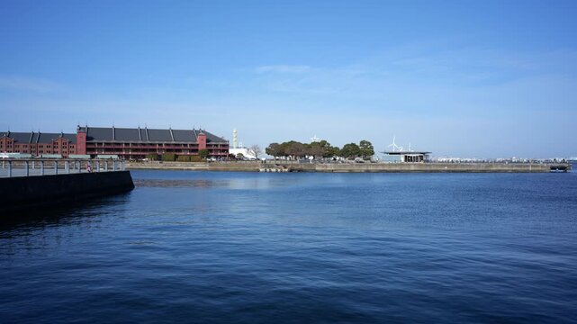 冬晴れの横浜港