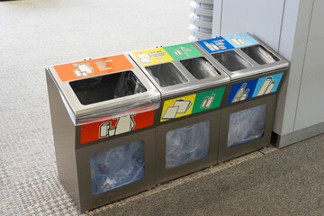 成田空港のゴミ箱