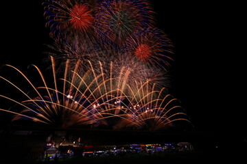 秋田県　夜空と花火