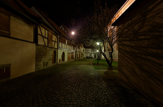 Kirchenburg mit den Gadenanlagen in Geldersheim, Landkreis Schweinfurt, Unterfranken, Bayern, Deutschland