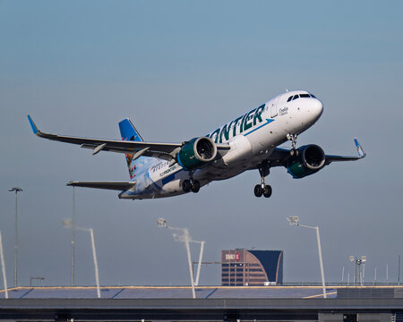 sky harbor airport 1-4-2026 Phoenix, AZ USAFrontier Airlines Airbus A320Neo N359FR departure from runway 7L at Phoenix Sky Harbor Intl. Airport.