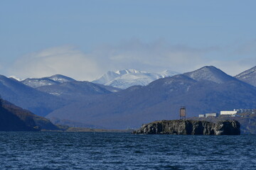 The nature of the Kamchatka Peninsula combines mountainous landscapes and forested areas, and is characterized by its unique topography, flora, and fauna, as well as its climate.