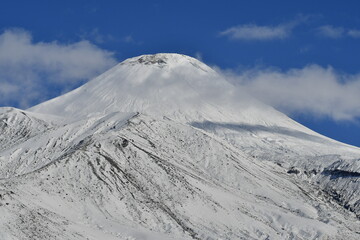 The nature of the Kamchatka Peninsula combines mountainous landscapes and forested areas, and is characterized by its unique topography, flora, and fauna, as well as its climate.