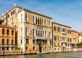 Naklejka premium Palazzo Loredan dell'Ambasciatore facing Grand canal, Venice, Italy
