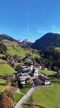 Aurach bei Kitzb&uuml;hel Kirche Zentrum Dorf