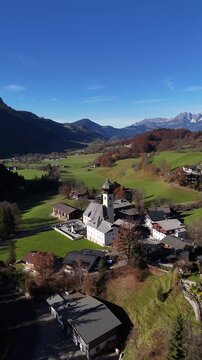 Aurach bei Kitzb&uuml;hel Kirche Zentrum Dorf Tirol