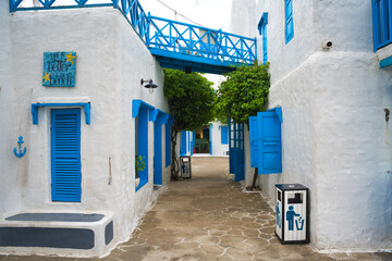 ギリシャ・サントリーニ島を模したベトナム・ダナンのソンチャーマリーナカフェ　